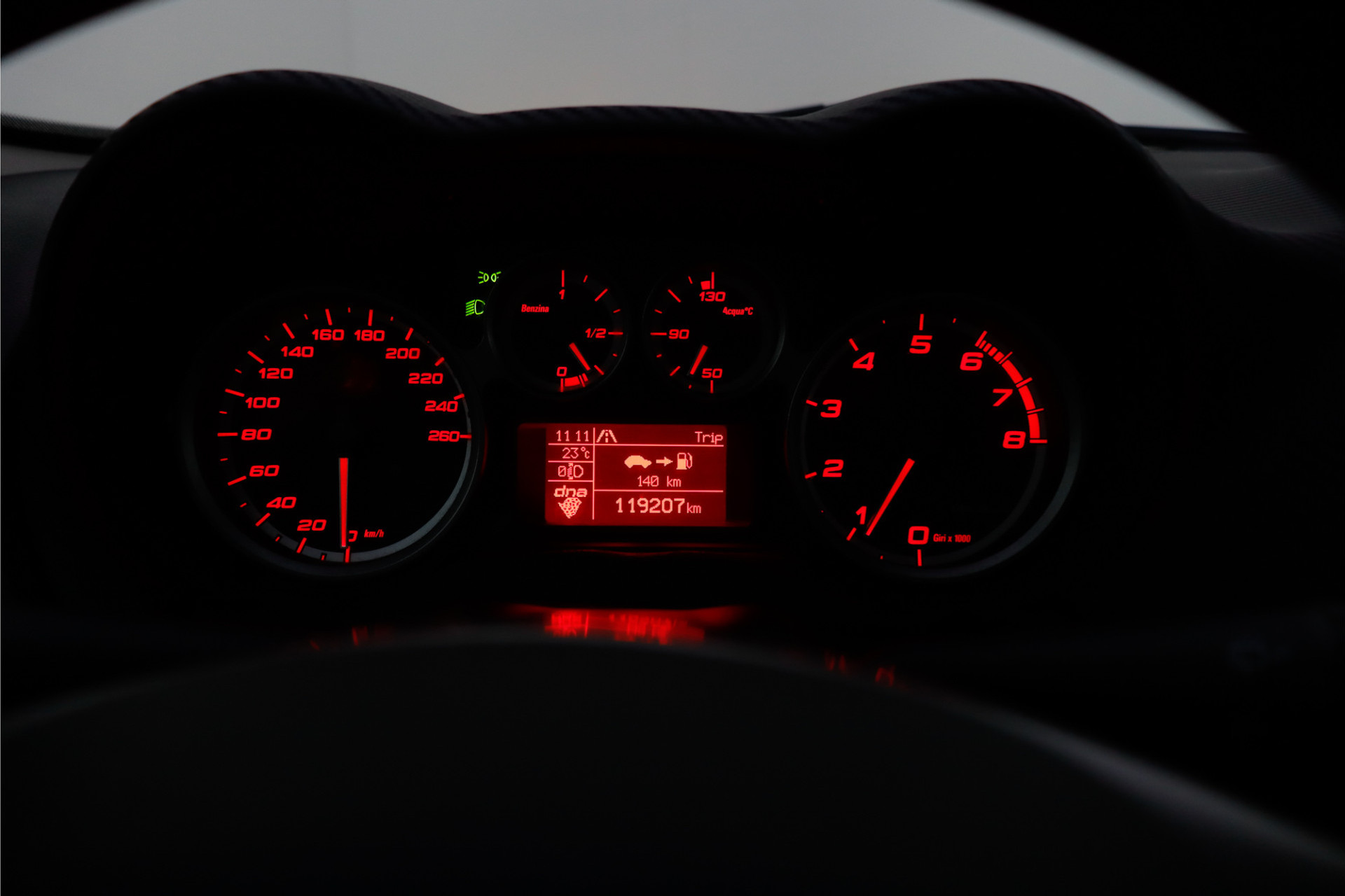 44026530-13.jpg