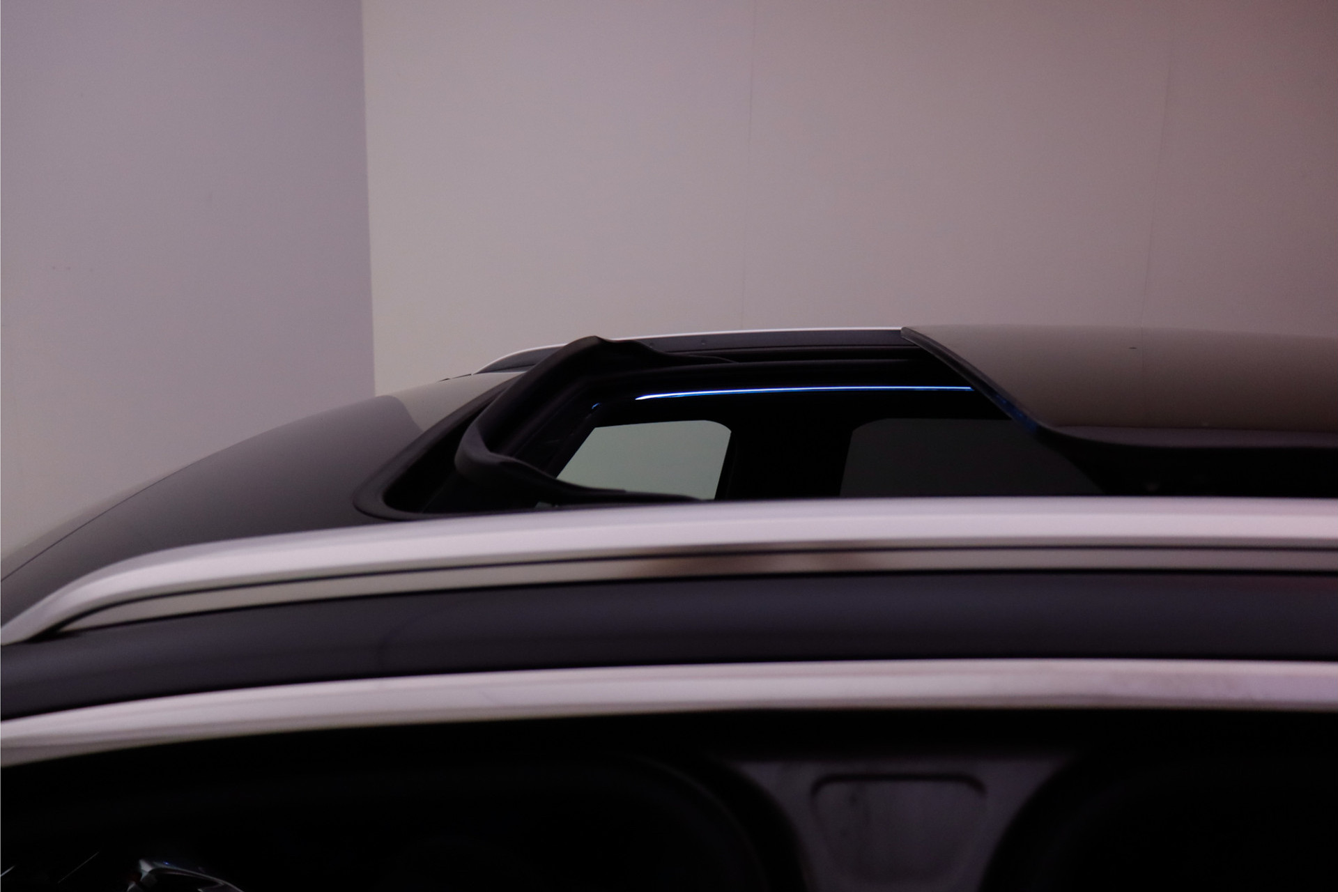 44203308-20.jpg