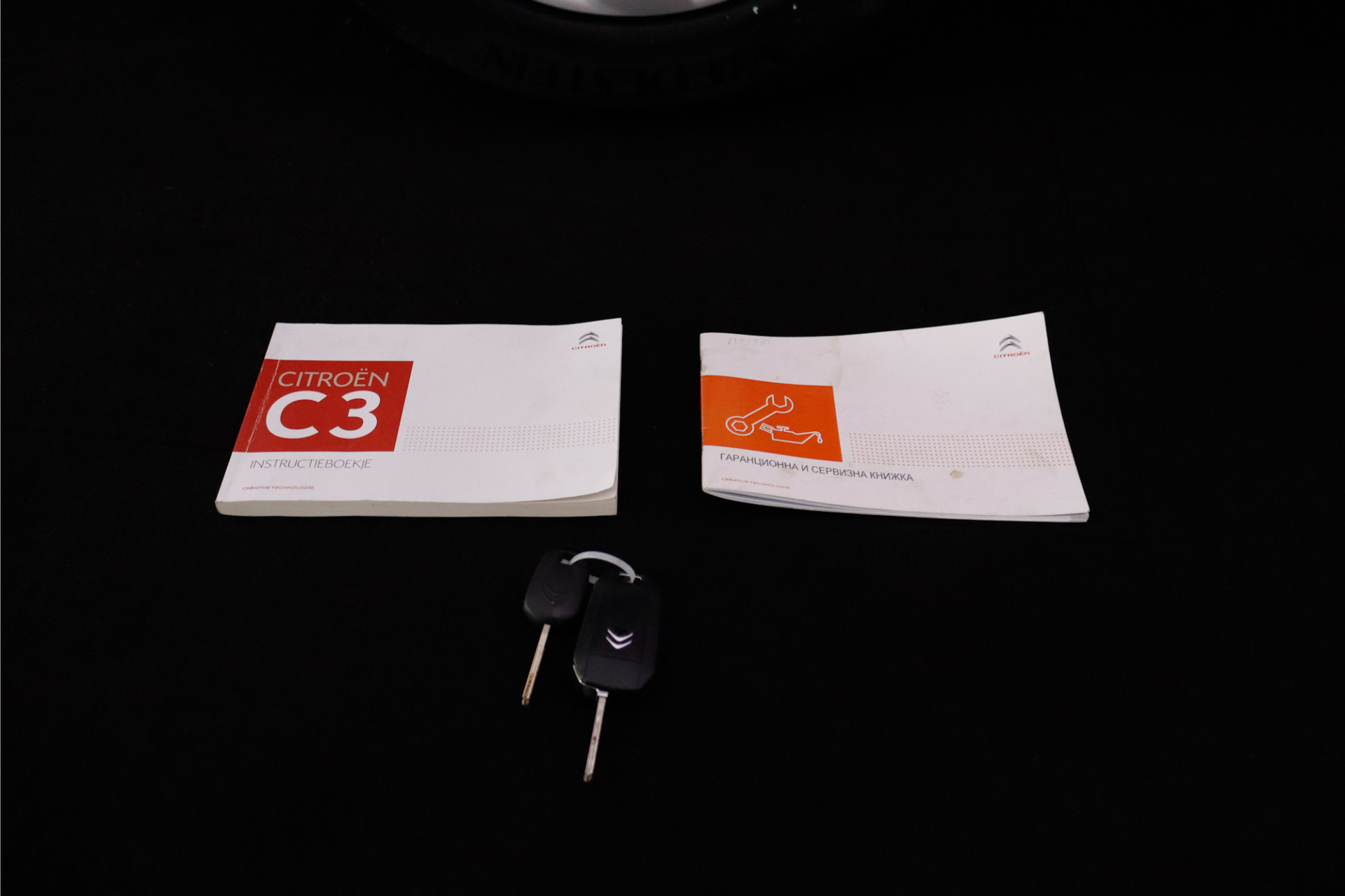44416860-19.jpg