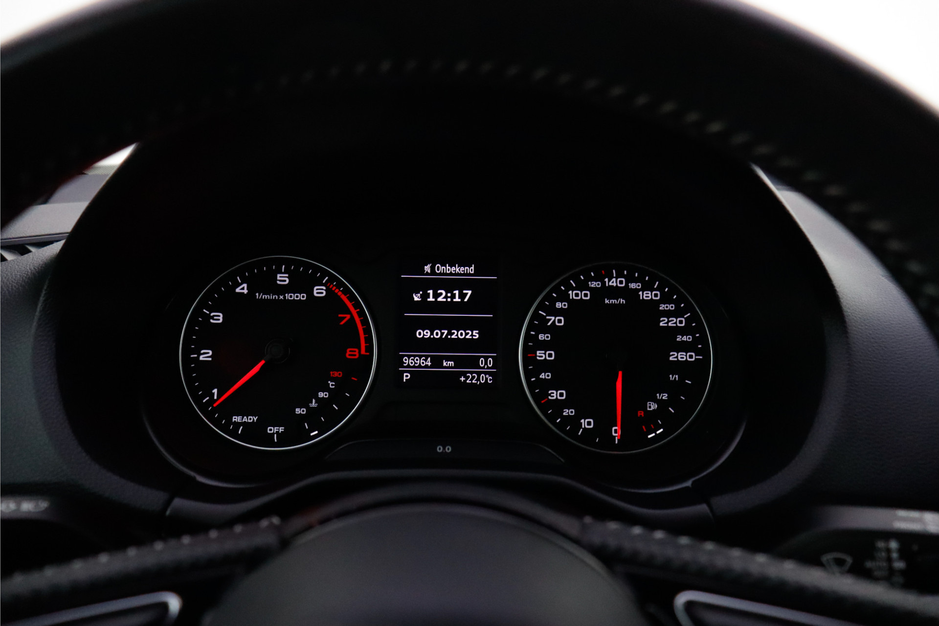 46201533-14.jpg