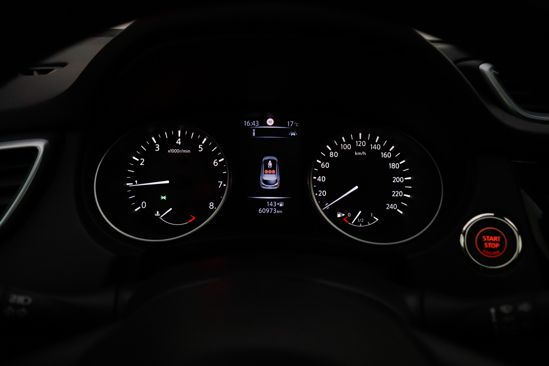 47017732-13.jpg