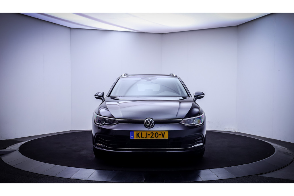 53781369-1.jpg