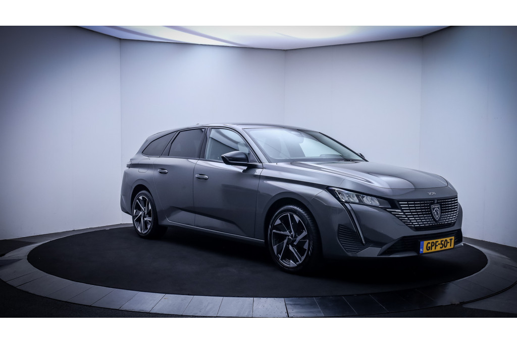 57128767-2.jpg